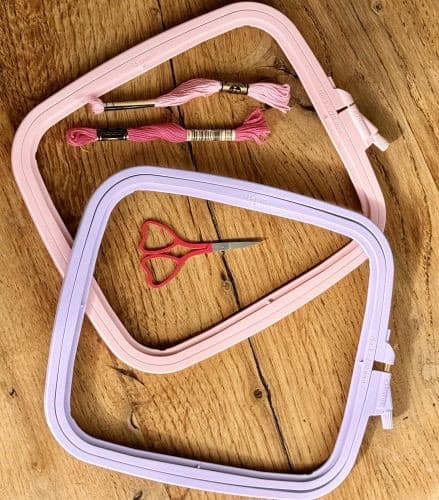 Nurge Embroidery Flexi Hoop Square Cross Stitch Display Rosa in 2 Nurge Embroidery Flexi Hoop Square Cross Stitch Display Rosa in 2